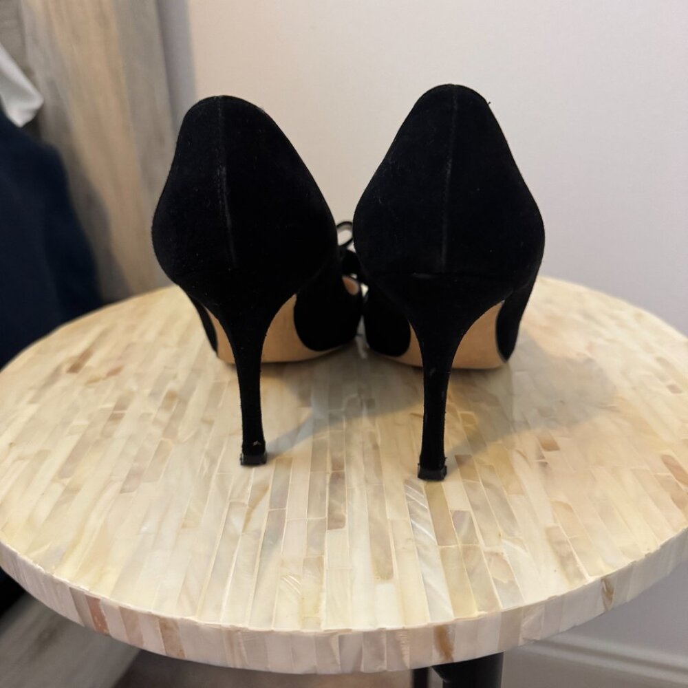 Manolo Blahnik Black Suede pumps/heels. - Picture 2 of 5
